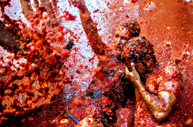 The World's Biggest Tomato Fight At Tomatina Festival...BUNOL, S